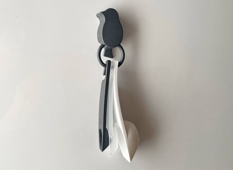 冷蔵庫に貼り付けた計量スプーン