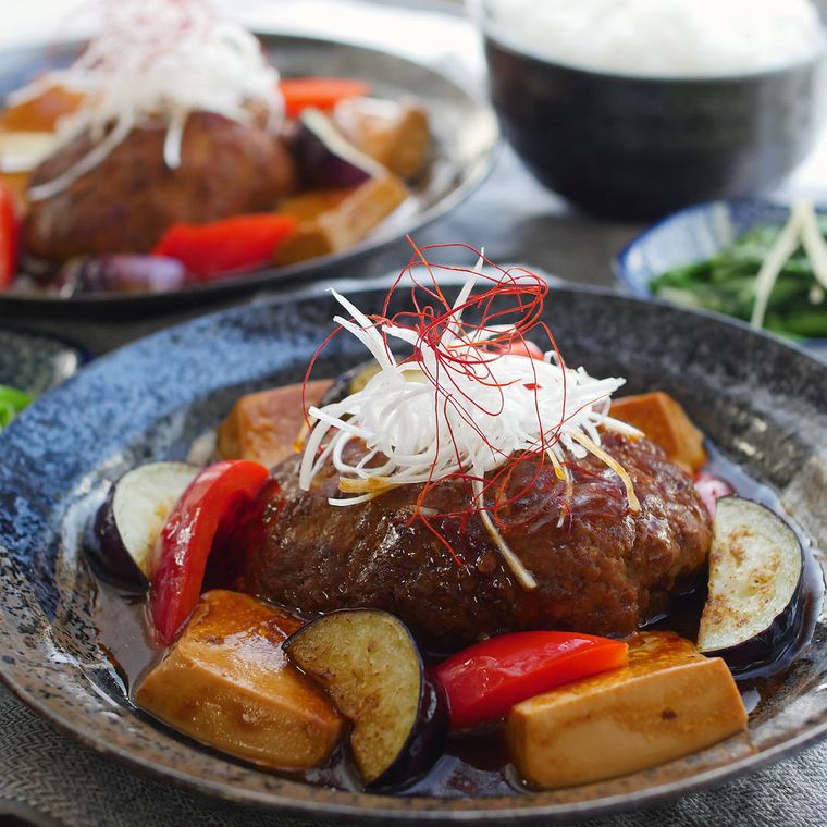 うま辛の夢コラボ麻婆煮込みハンバーグ