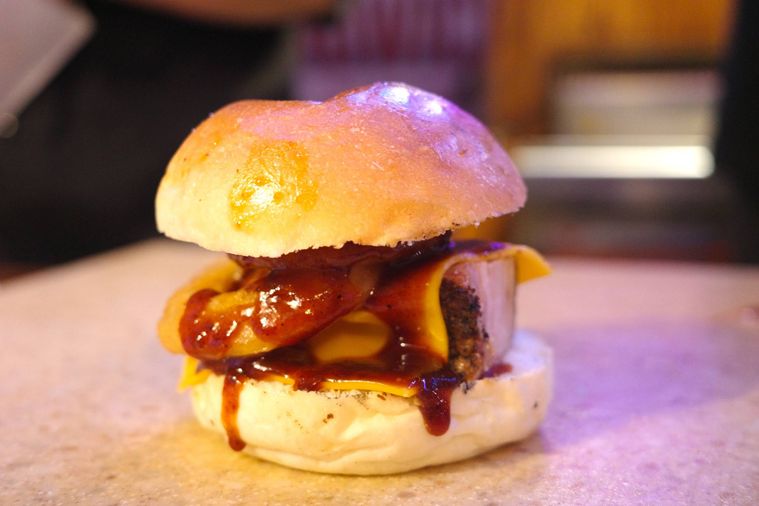 オニオン入りのバーガー