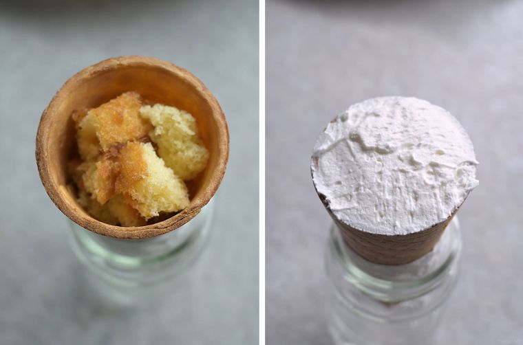 シュガーコーンの中にスポンジを入れた様子と上からクリームで蓋をした様子