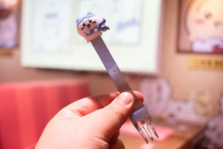 ちいかわレストランハチワレ討伐成功ドライカレーオムライスで使用するさすまた風フォーク