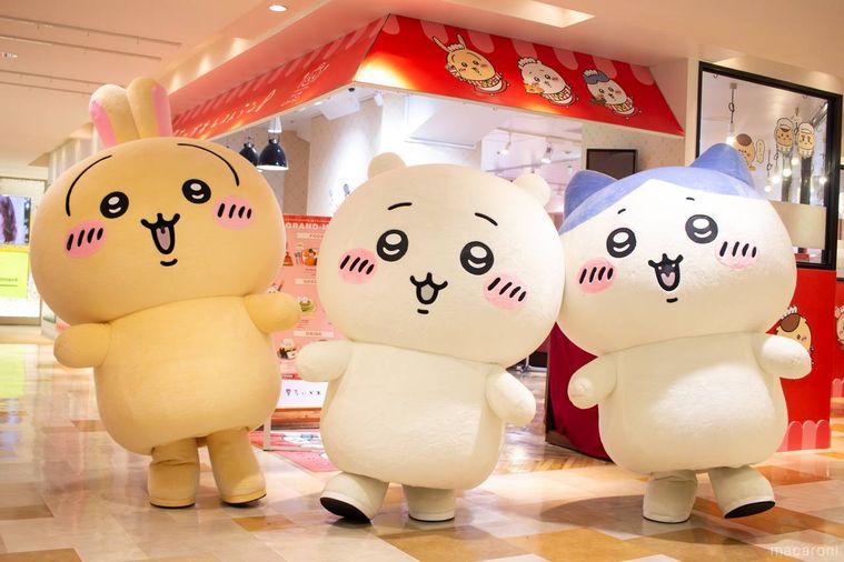 ちいかわレストランの店頭に登場したちいかわハチワレうさぎ