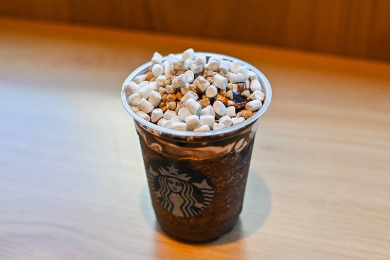 ドリンクを斜めから