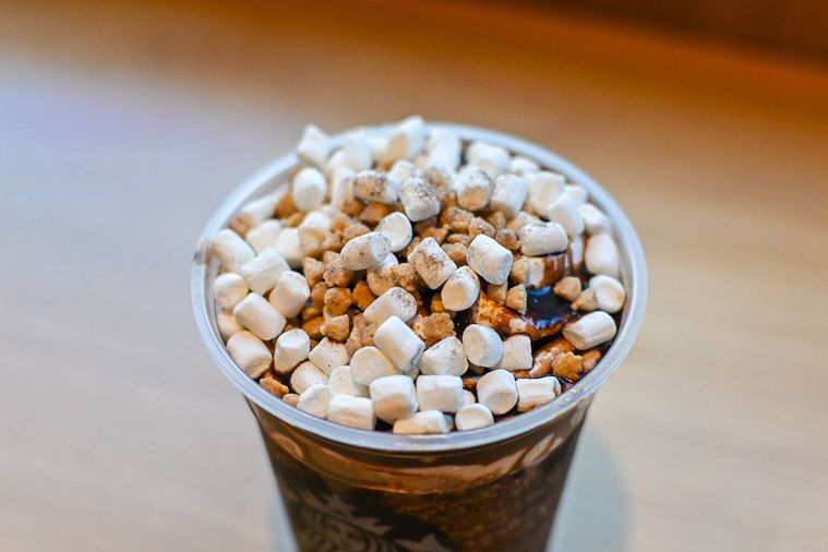 ドリンクのトッピングのアップ