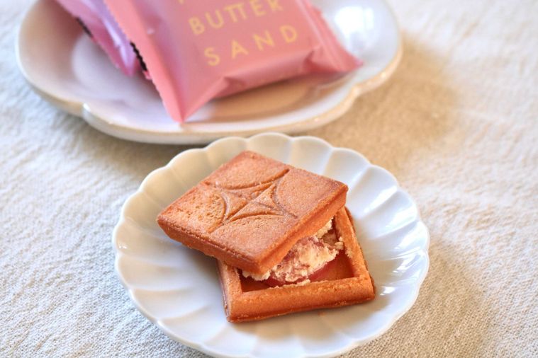 バターサンド桃
