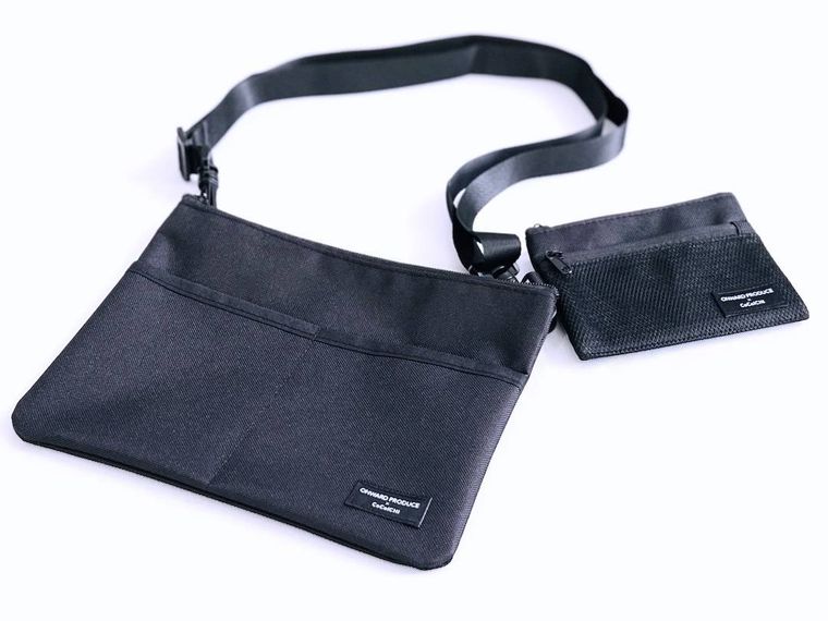 ココイチ福袋 2026のオリジナルサコッシュとオリジナルコインカードケース