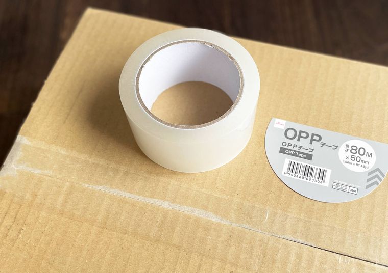 ダンボールにOPPテープを貼った画像