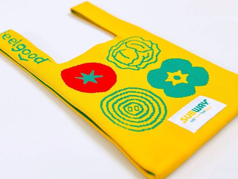 サブウェイ 2026 福袋のオリジナルニットバッグ