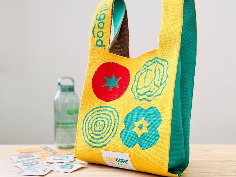 サブウェイ 2026 福袋のオリジナルニットバッグ