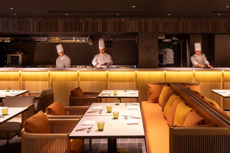 3. 店舗情報とアクセス