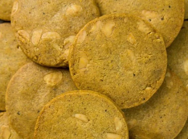 職人の手仕事が生むサクサク食感