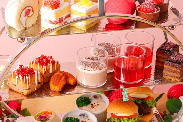 中段チョコレートといちごの濃厚スイーツ