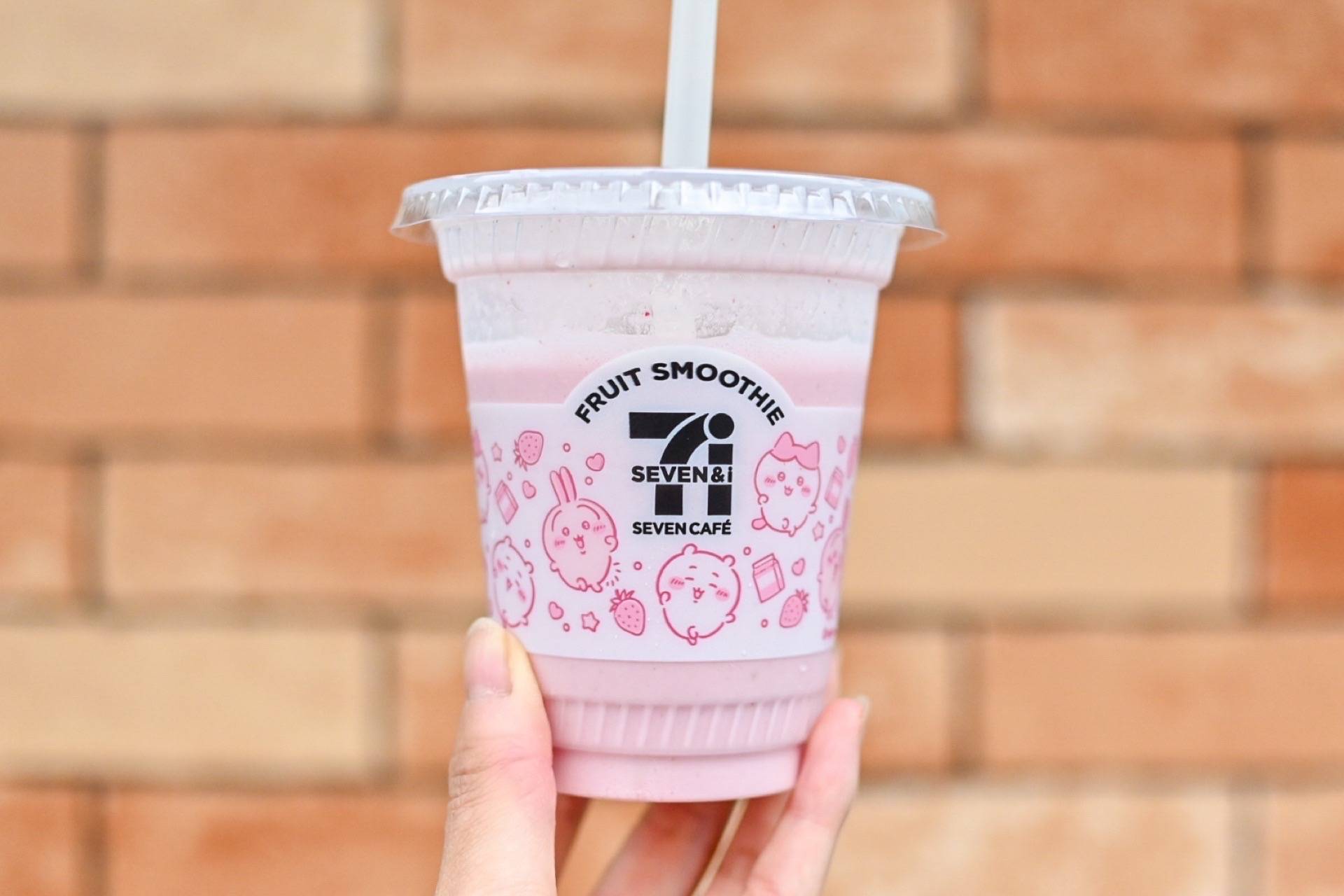 セブン×ちいかわコラボ「いちごミルクスムージー」をレポ！限定カップ