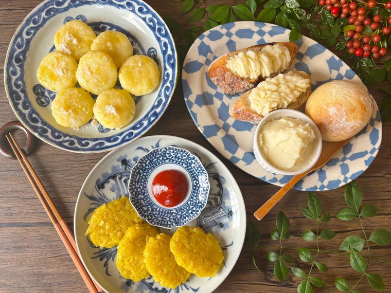 じゃがいものおやつを3皿並べた様子