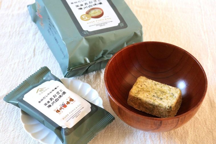 毎日だしのお味噌汁 国産あおさと備州白味噌のパッケージと中身