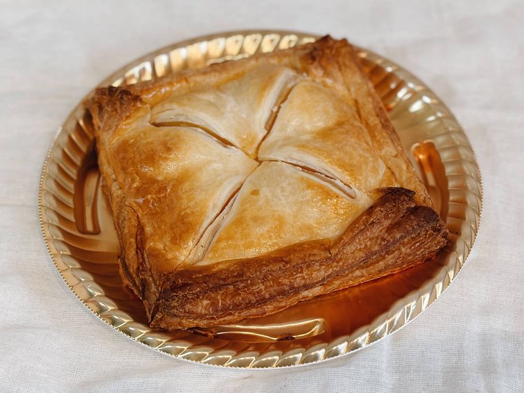 サミットのホールサイズの手作りりんごパイ