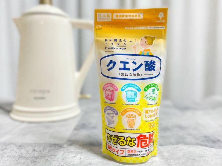 クエン酸のパッケージと電気ケトル