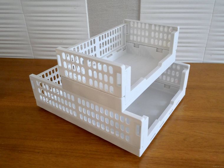 上小、下薄型で重ねてスライドさせた様子