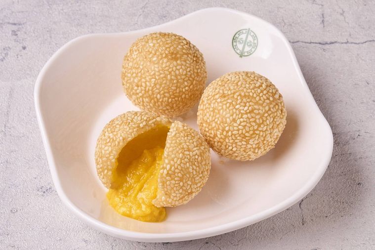 期間限定メニューカスタード胡麻団子登場