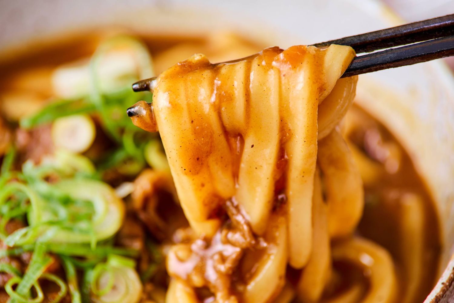 カレーつゆが麺によく絡む