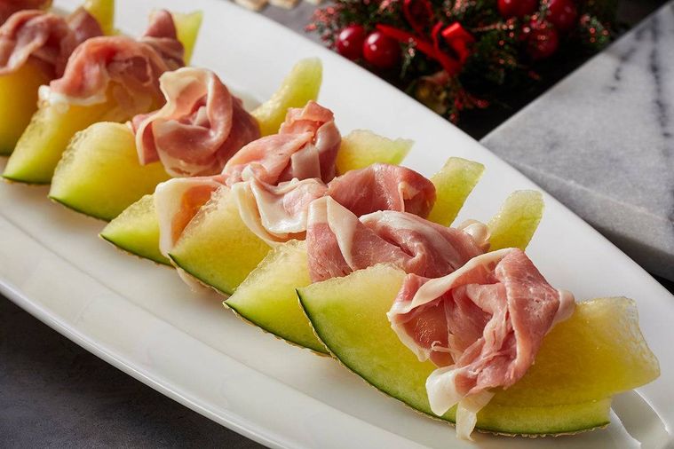 3. クリスマス限定ビュッフェも開催2