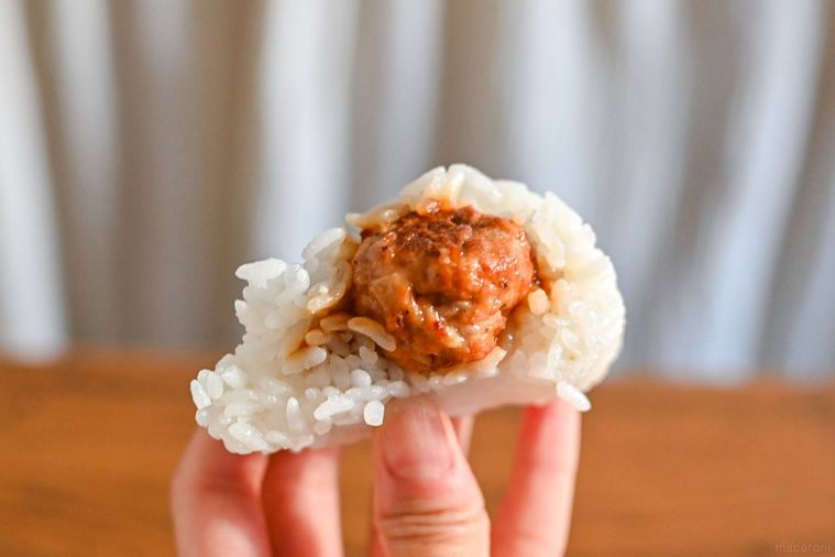 おにぎりの具のアップ