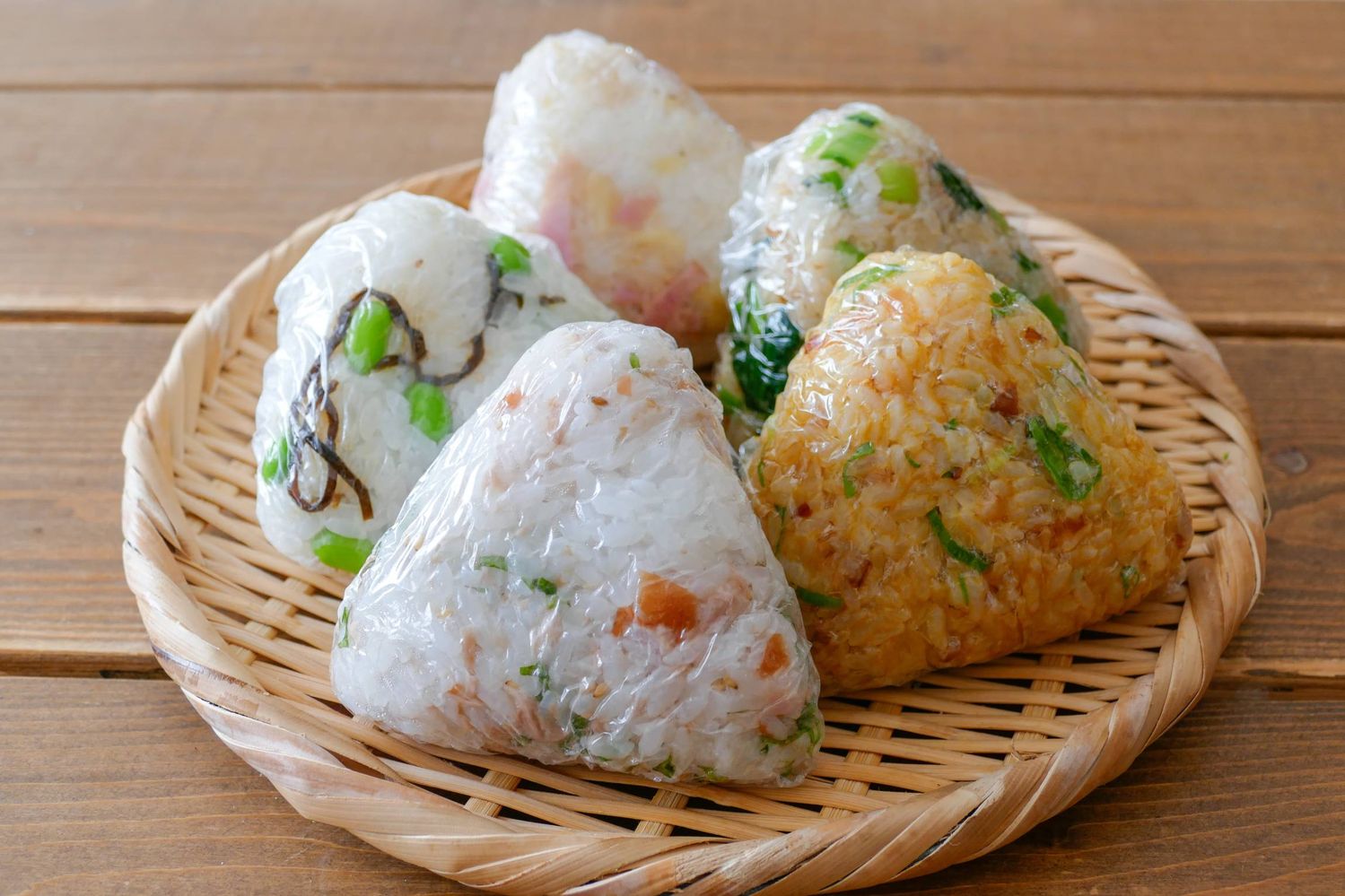 朝ごはんに最適簡単おにぎりレシピ5選、変わり種から王道の味までサムネイル