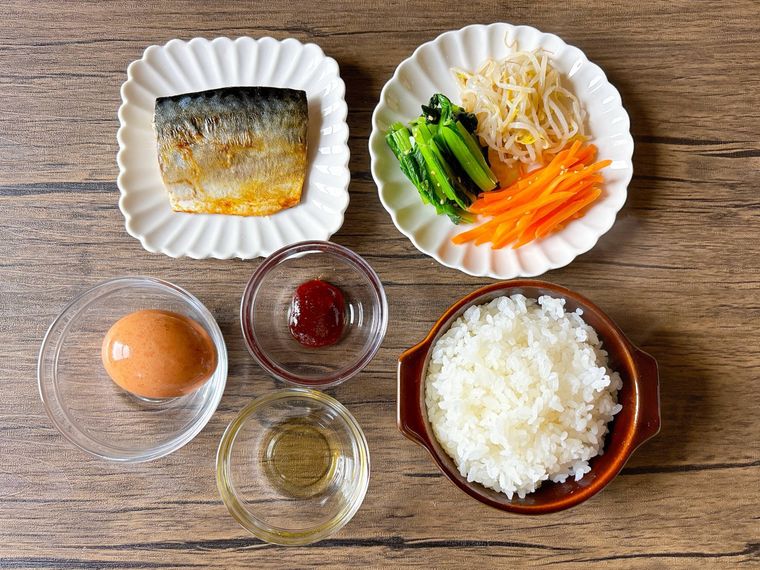 焼き鯖の韓国風ビビンバ風丼の材料