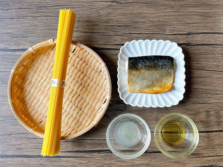 焼き鯖のレモンパスタの材料