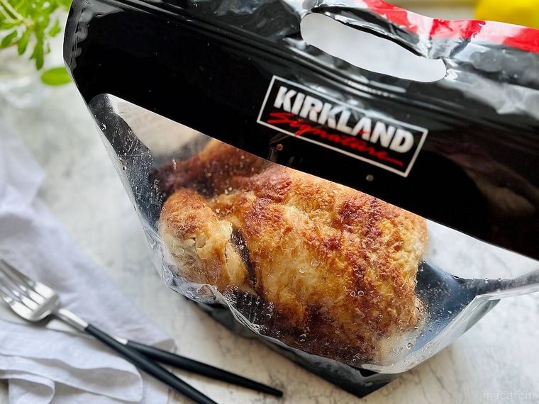 コストコロティサリーチキンのパッケージ