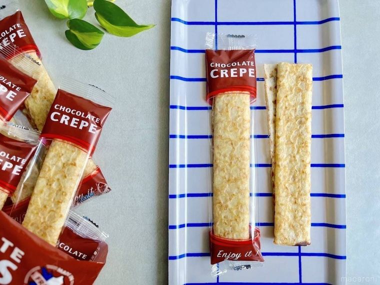 袋から出してトレーに並べたコストコのフレンチチョコレートクレープ