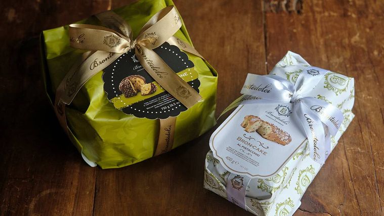 ディーンアンドデルーカのブロンテドルチ ピスタチオパネトーネとピスタチオパウンドケーキ