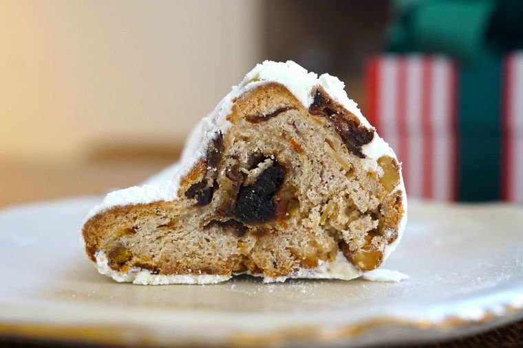 ホリデーシュトーレンの断面