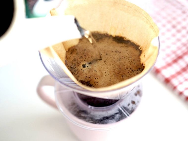 粉タイプMJB アーミーグリーンを淹れているところ