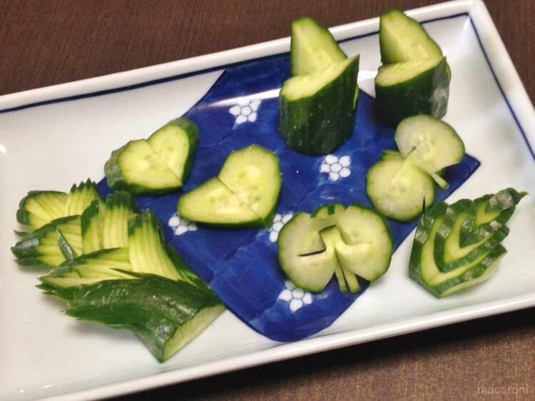 いろいろな形に切られたきゅうり