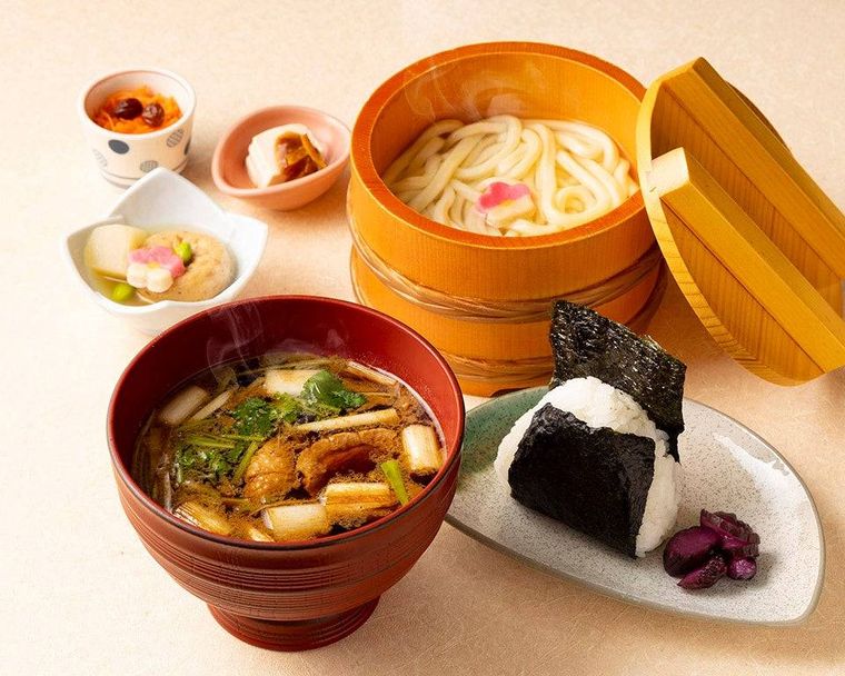 3. 鴨つけうどんと旨塩おにぎり御膳季節限定
