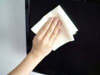 100均グッズでテレビ画面を掃除する方法。おすすめのクリーナーやクロスまとめ