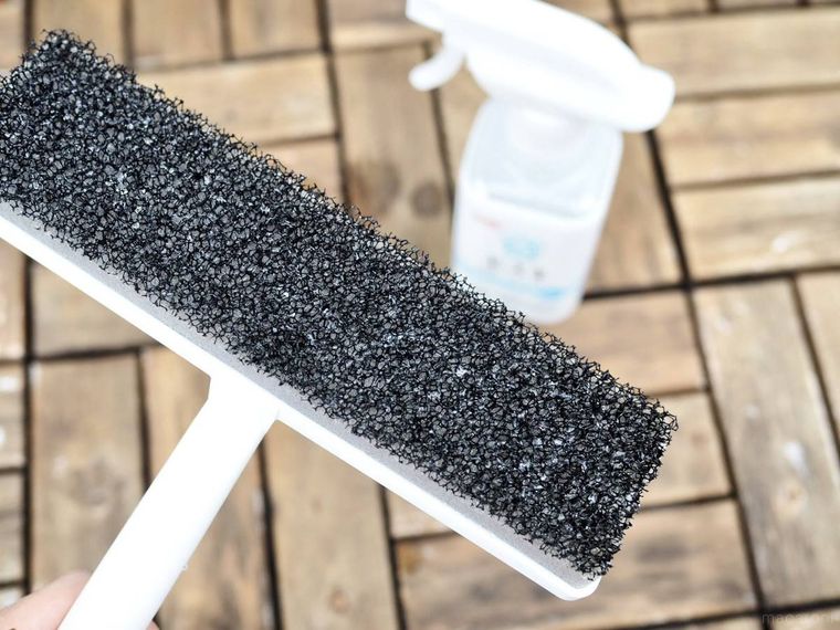 セスキ炭酸ソーダと網戸ブラシ