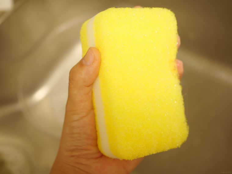 タフスポンジを使っている様子