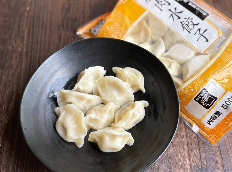 業務スーパー豚肉水餃子の調理例
