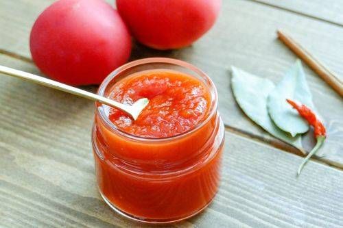 瓶に入ったケチャップ