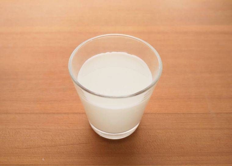 グラスに入った牛乳