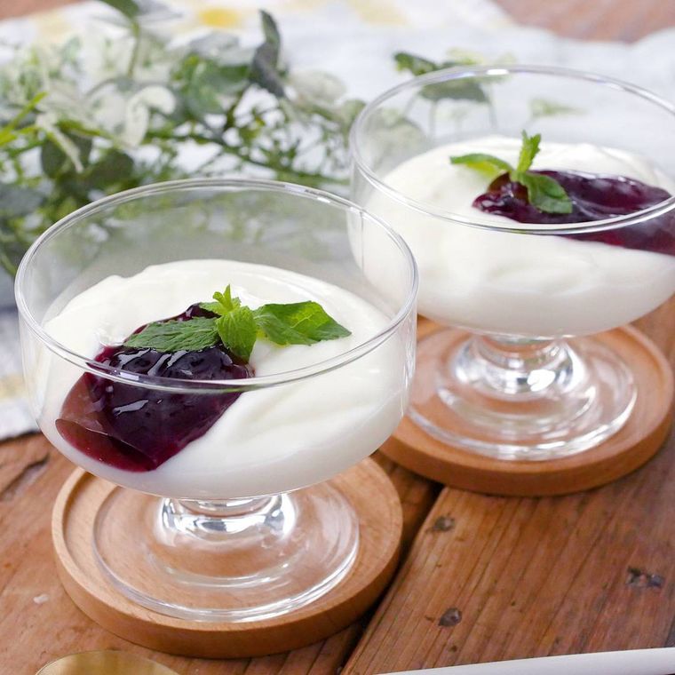 グラスに入ったヨーグルト