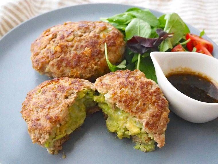 アボカドがたっぷり入ったハンバーグ