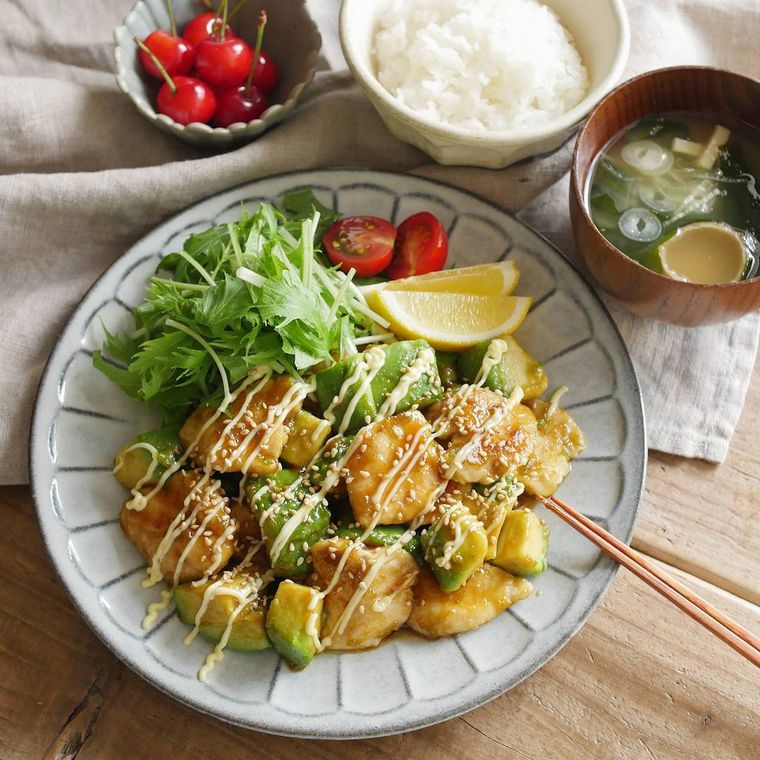 ささみとアボカドのマヨ照り焼きの定食