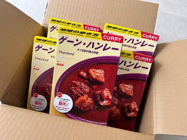 箱に入ったレトルトカレー