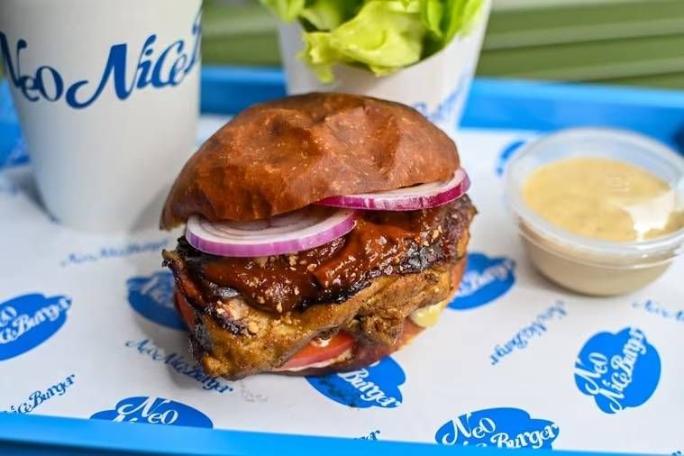 ネオナイスバーガーのタンドリーチキンバーガー