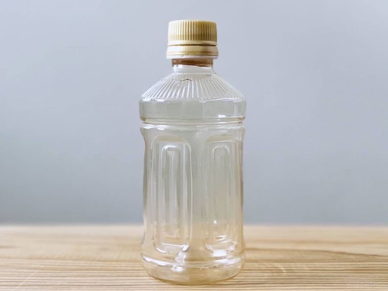 空のペットボトル