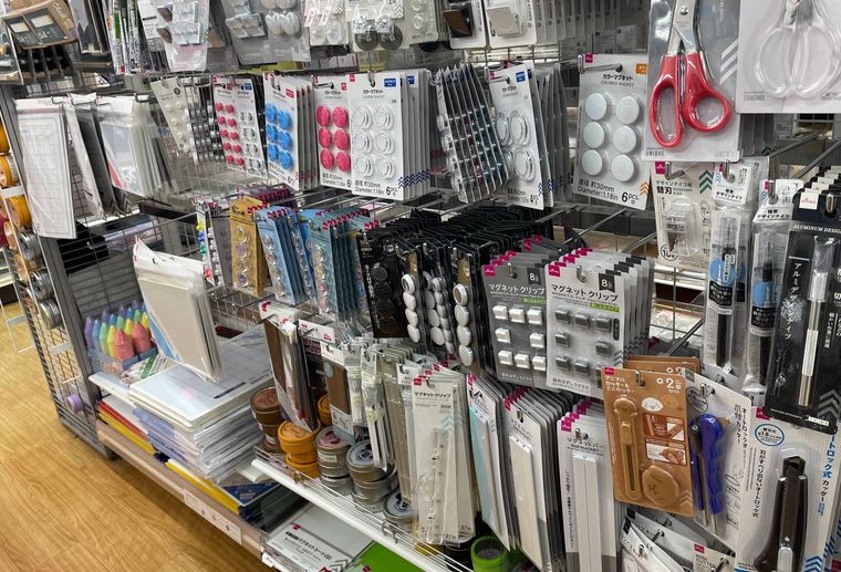 ダイソーのマグネットシート売り場