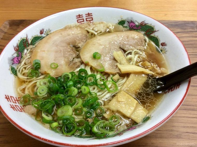器に盛られた尾道ラーメン